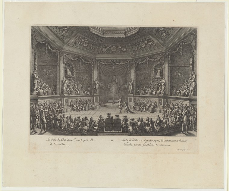 Black-line engraving of an ornate octagonal ballroom filled with hundreds of courtiers in formal 18th-century dress, galleries at multiple levels, centered on