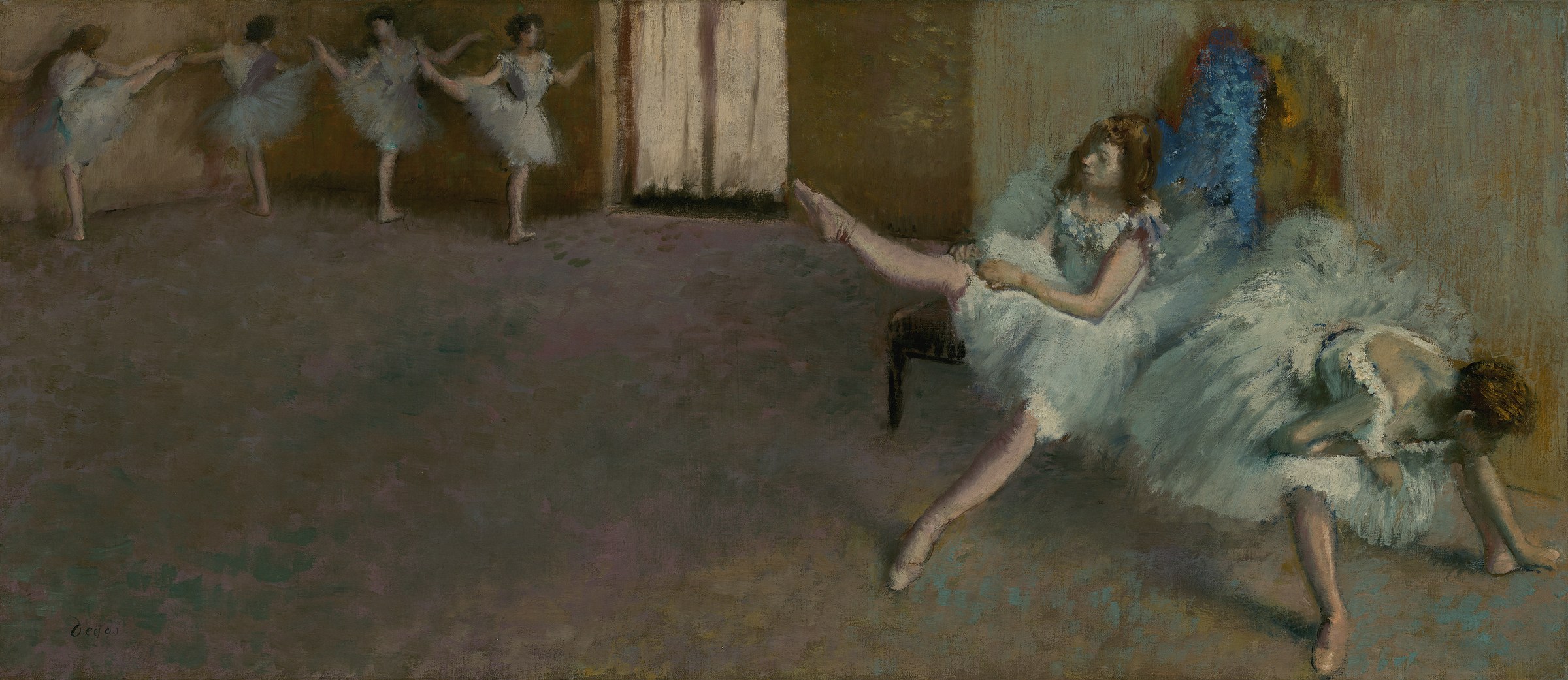 Four ballet dancers in practice tutus execute an exercise at distance; in the foreground, a seated woman instructs a younger dancer in a pale studio.